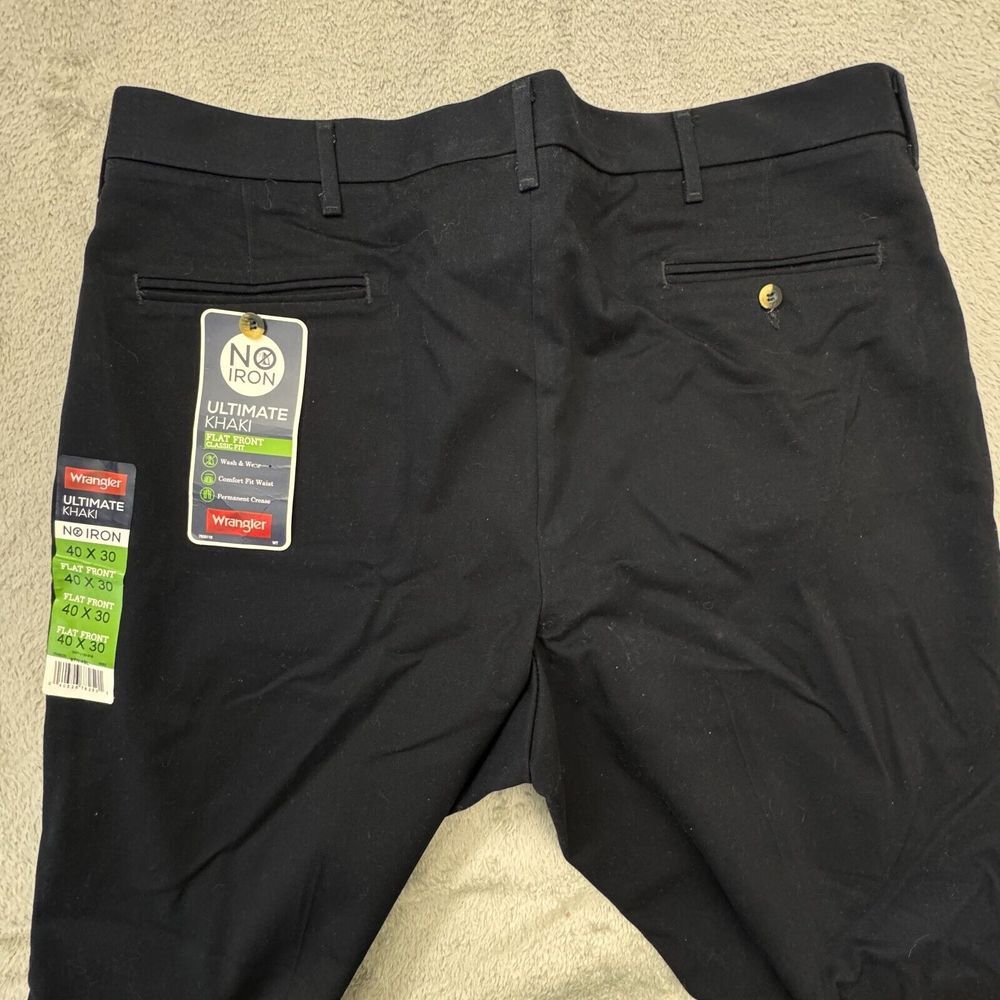 NWT Wrangler Ultimate Khaki Navy Blue Men's Size 40 x 30‎ Invisible Flex - Picture 7 of 9